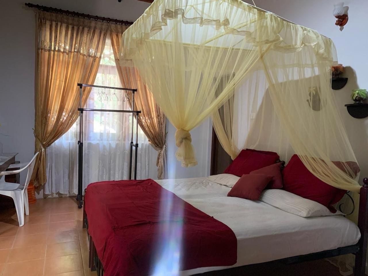Araliya Home Stay Канди Екстериор снимка